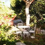 Roba Capeu Vila Saint-Cyr-sur-Mer