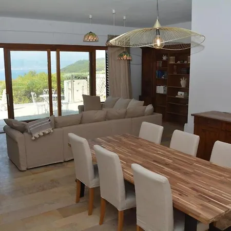 Roba Capeu Saint-Cyr-sur-Mer